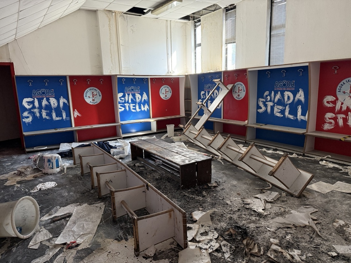 “Milano, palazzo del ghiaccio Agorà in condizioni raccapriccianti” “Milano, palazzo del ghiaccio Agorà in condizioni raccapriccianti”