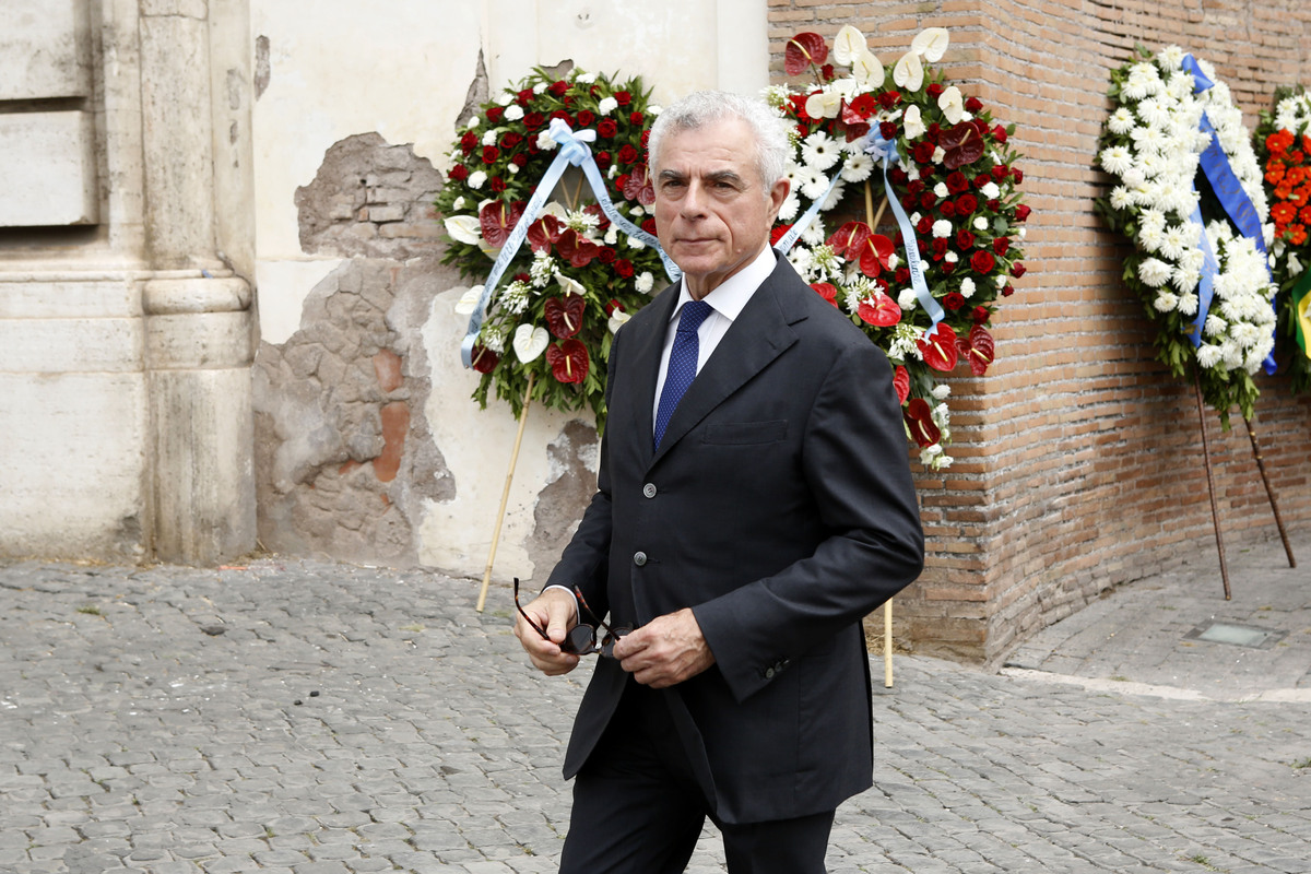 Strage alla stazione di Viareggio nel 2009, confermata la condanna a 5 anni per l’ex ad di Fs e Rfi Mauro Moretti Strage alla stazione di Viareggio nel 2009, confermata la condanna a 5 anni per l’ex ad di Fs e Rfi Mauro Moretti