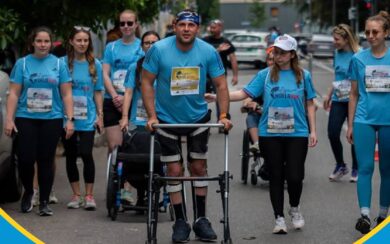 Paraplegico torna a camminare dopo anni grazie a un neurostimolatore: a Milano il primo caso al mondo