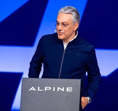 Alpine A390: Luca de Meo presenta il SUV elettrico che segna la svolta globale del brand sportivo
