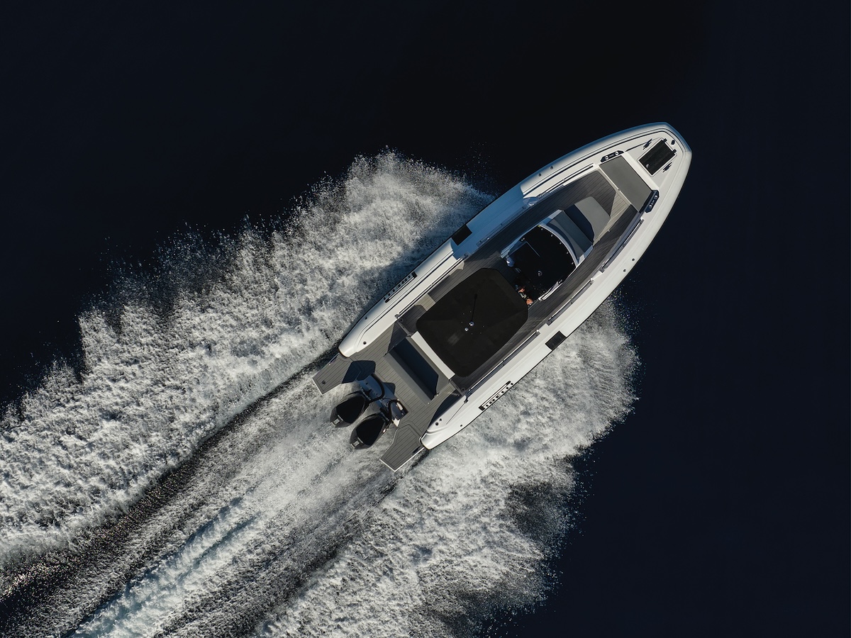 20 anni di PIRELLI Speedboats: design, performance e passione in mare con Sacs Tecnorib 20 anni di PIRELLI Speedboats: design, performance e passione in mare con Sacs Tecnorib