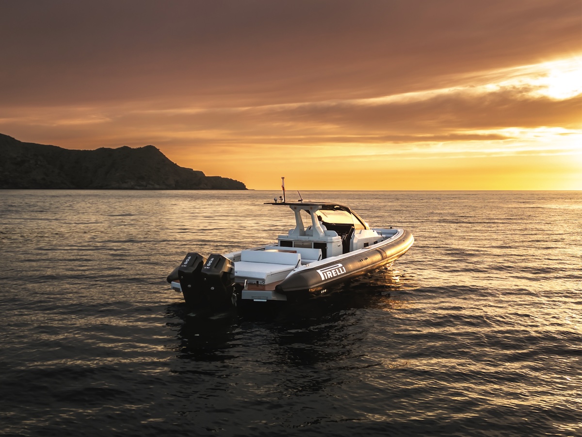 20 anni di PIRELLI Speedboats: design, performance e passione in mare con Sacs Tecnorib 20 anni di PIRELLI Speedboats: design, performance e passione in mare con Sacs Tecnorib