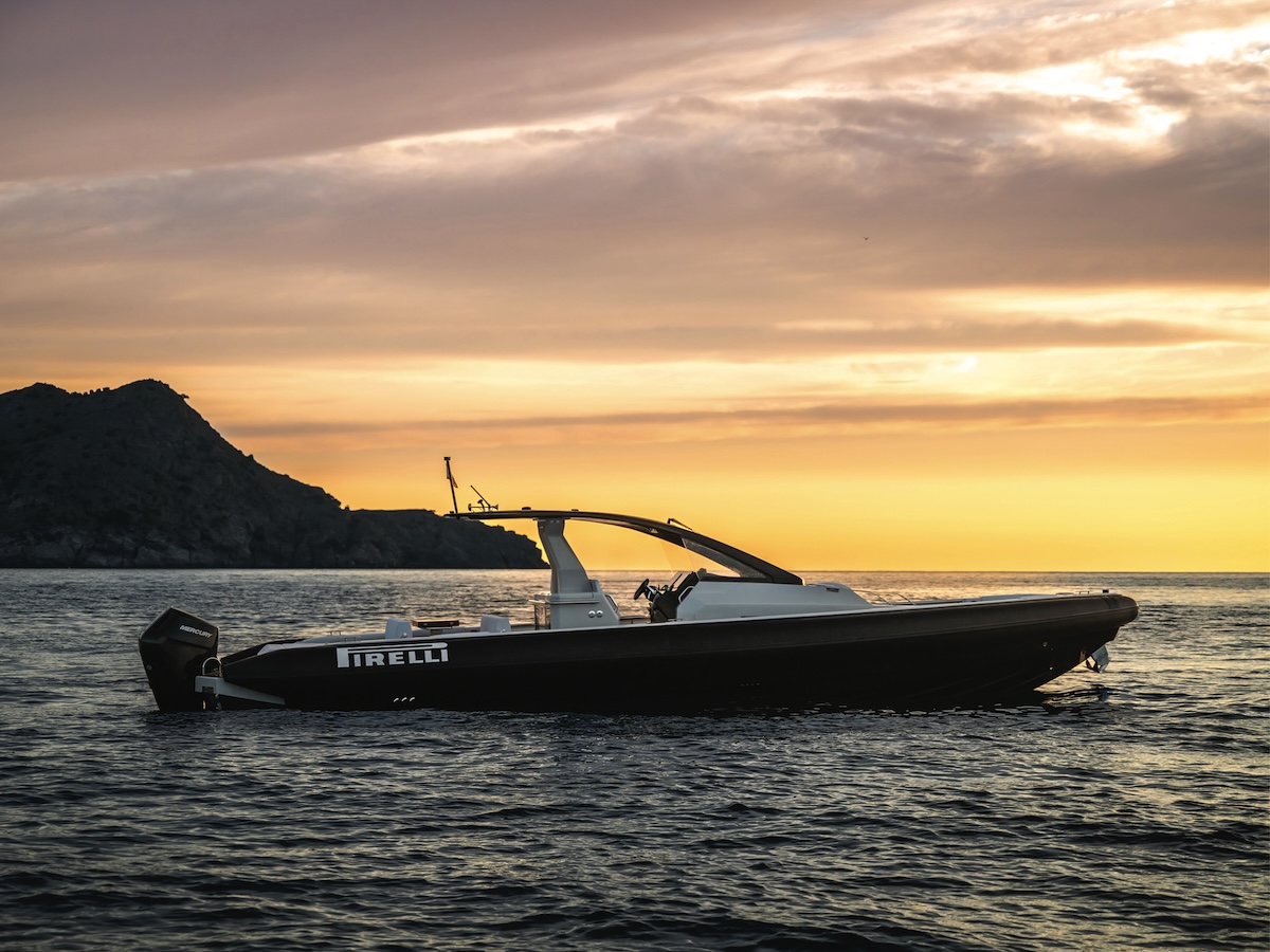 20 anni di PIRELLI Speedboats: design, performance e passione in mare con Sacs Tecnorib 20 anni di PIRELLI Speedboats: design, performance e passione in mare con Sacs Tecnorib