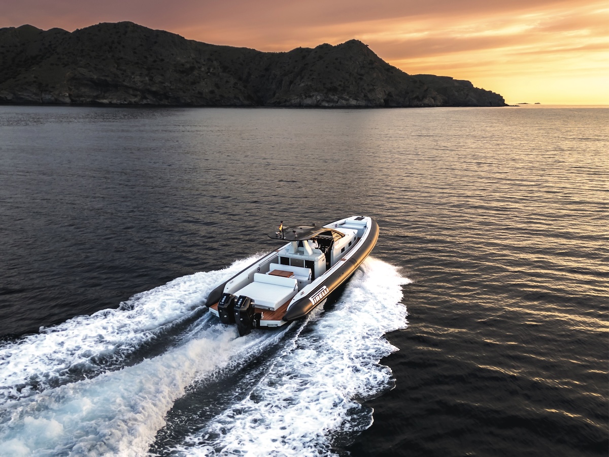20 anni di PIRELLI Speedboats: design, performance e passione in mare con Sacs Tecnorib 20 anni di PIRELLI Speedboats: design, performance e passione in mare con Sacs Tecnorib