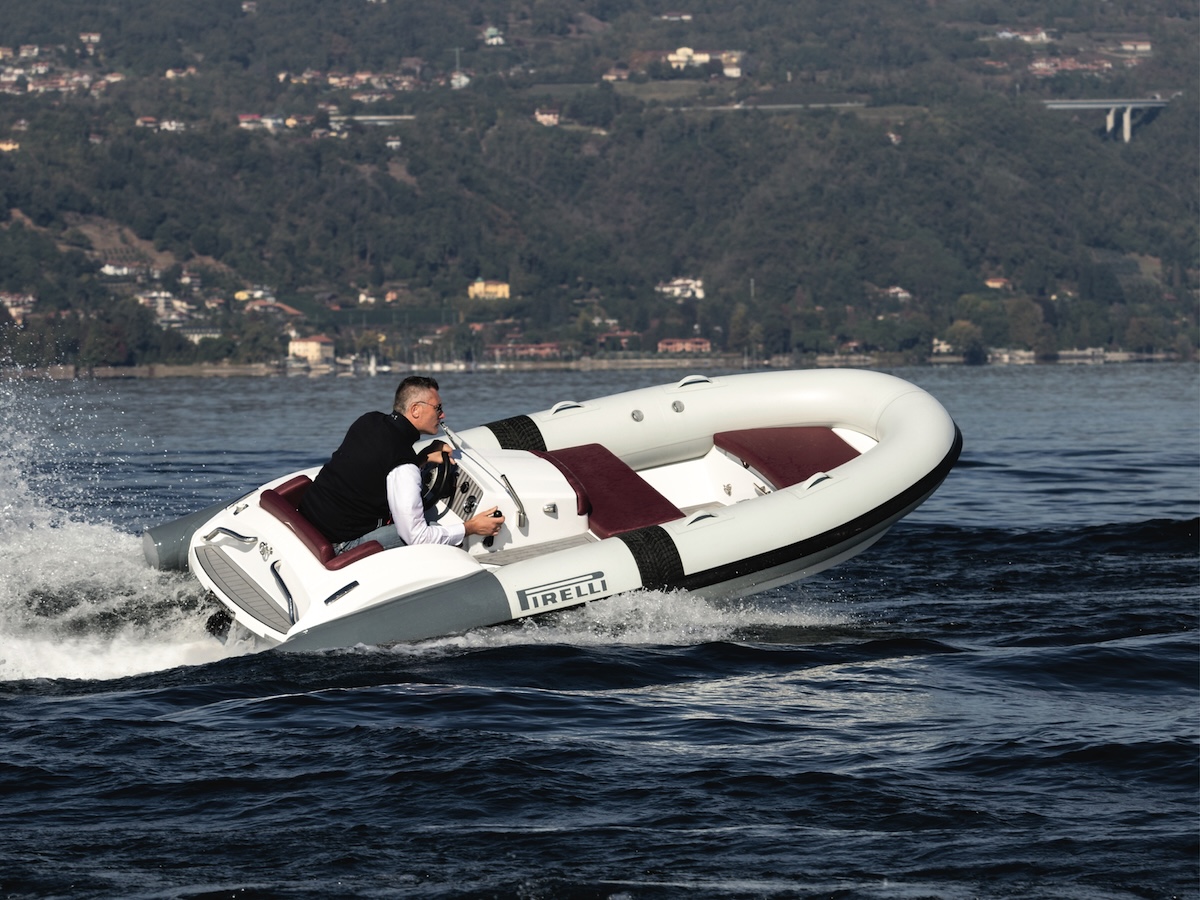 20 anni di PIRELLI Speedboats: design, performance e passione in mare con Sacs Tecnorib 20 anni di PIRELLI Speedboats: design, performance e passione in mare con Sacs Tecnorib