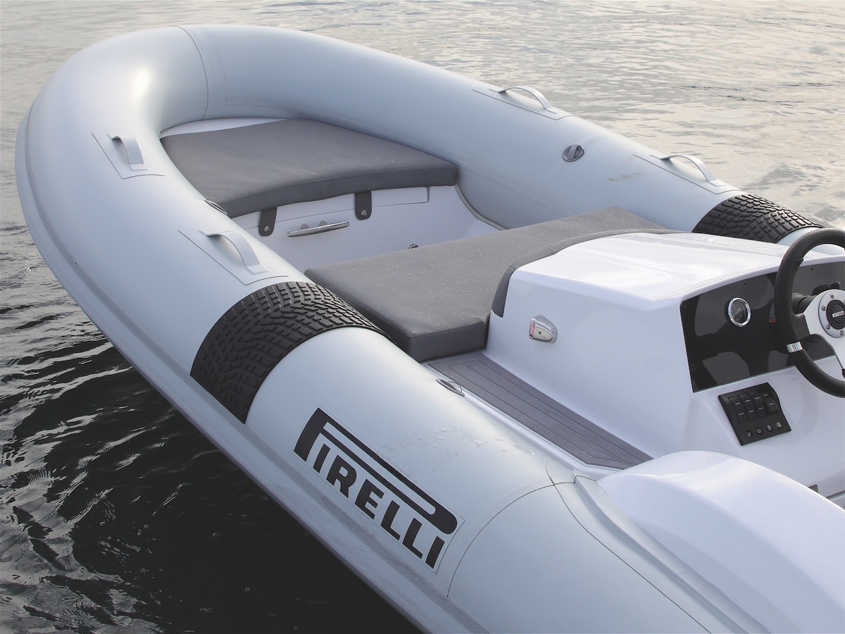 20 anni di PIRELLI Speedboats: design, performance e passione in mare con Sacs Tecnorib 20 anni di PIRELLI Speedboats: design, performance e passione in mare con Sacs Tecnorib