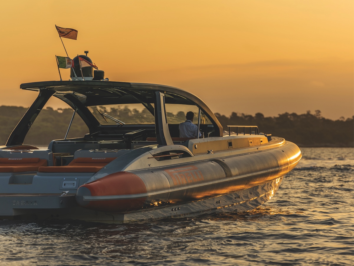 20 anni di PIRELLI Speedboats: design, performance e passione in mare con Sacs Tecnorib 20 anni di PIRELLI Speedboats: design, performance e passione in mare con Sacs Tecnorib