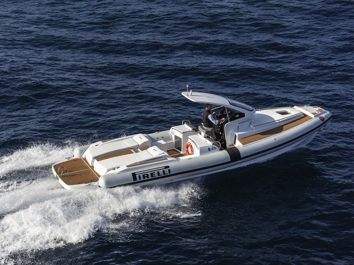 20 anni di PIRELLI Speedboats: design, performance e passione in mare con Sacs Tecnorib 20 anni di PIRELLI Speedboats: design, performance e passione in mare con Sacs Tecnorib