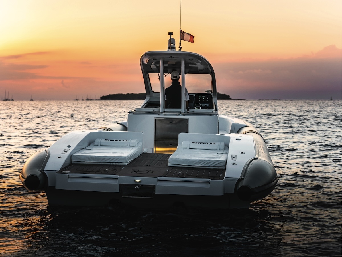 20 anni di PIRELLI Speedboats: design, performance e passione in mare con Sacs Tecnorib 20 anni di PIRELLI Speedboats: design, performance e passione in mare con Sacs Tecnorib