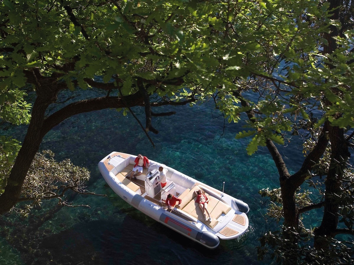 20 anni di PIRELLI Speedboats: design, performance e passione in mare con Sacs Tecnorib 20 anni di PIRELLI Speedboats: design, performance e passione in mare con Sacs Tecnorib