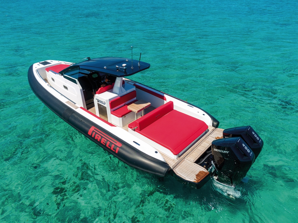 20 anni di PIRELLI Speedboats: design, performance e passione in mare con Sacs Tecnorib 20 anni di PIRELLI Speedboats: design, performance e passione in mare con Sacs Tecnorib
