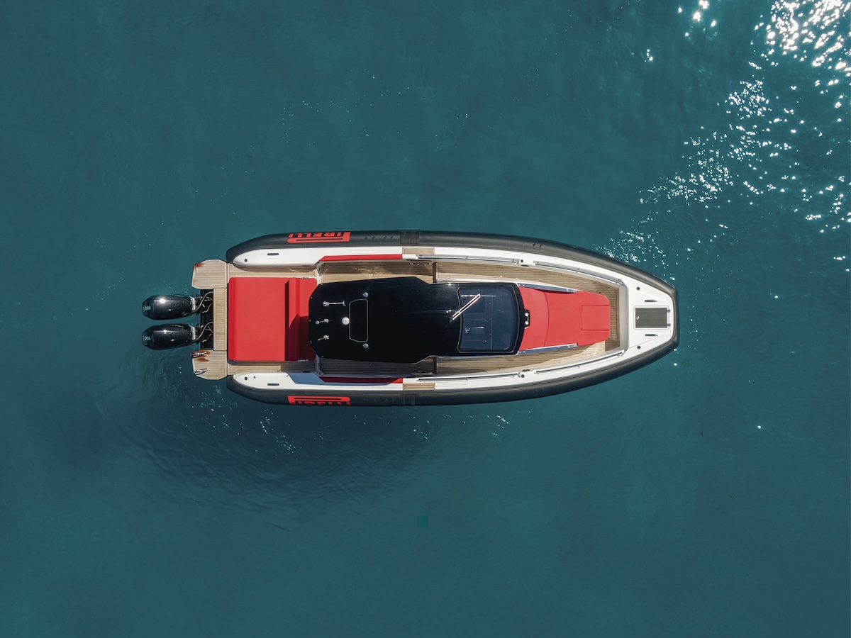 20 anni di PIRELLI Speedboats: design, performance e passione in mare con Sacs Tecnorib 20 anni di PIRELLI Speedboats: design, performance e passione in mare con Sacs Tecnorib