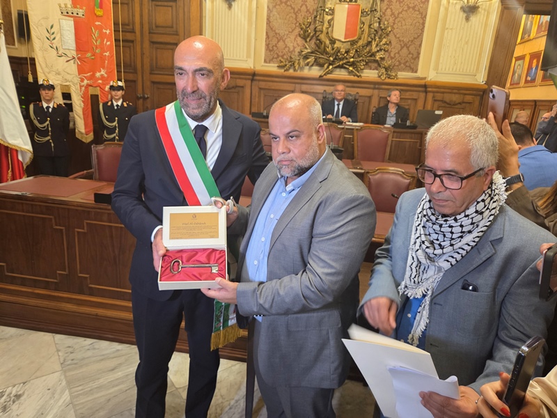 Le Chiavi della Città di Bari a Wael Al-Dahdouh dal sindaco Vito Leccese