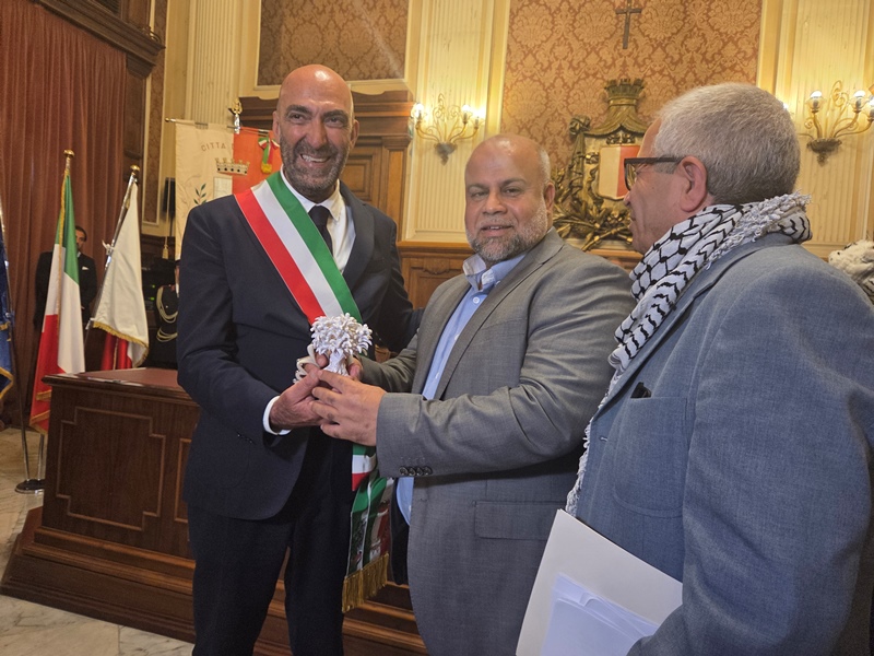 Le Chiavi della Città di Bari a Wael Al-Dahdouh dal sindaco Vito Leccese
