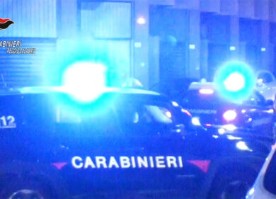 Roma, trova corpo senza vita della madre in una scarpata vicino la macchina