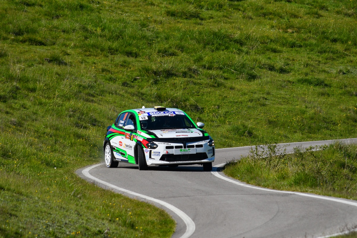 Pesavento domina il Rally Due Valli: successo nella Due Ruote Motrici con Lancia Ypsilon Rally4 Pesavento domina il Rally Due Valli: successo nella Due Ruote Motrici con Lancia Ypsilon Rally4