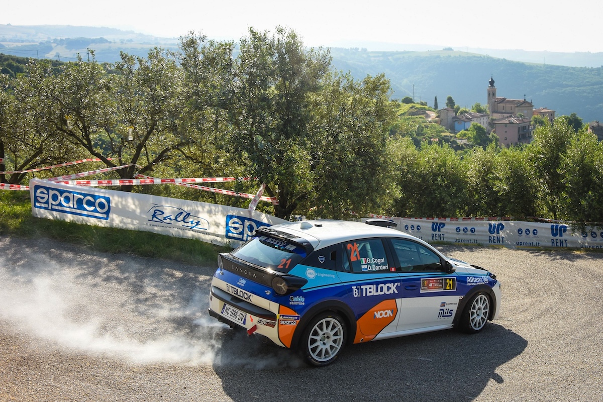 Pesavento domina il Rally Due Valli: successo nella Due Ruote Motrici con Lancia Ypsilon Rally4 Pesavento domina il Rally Due Valli: successo nella Due Ruote Motrici con Lancia Ypsilon Rally4