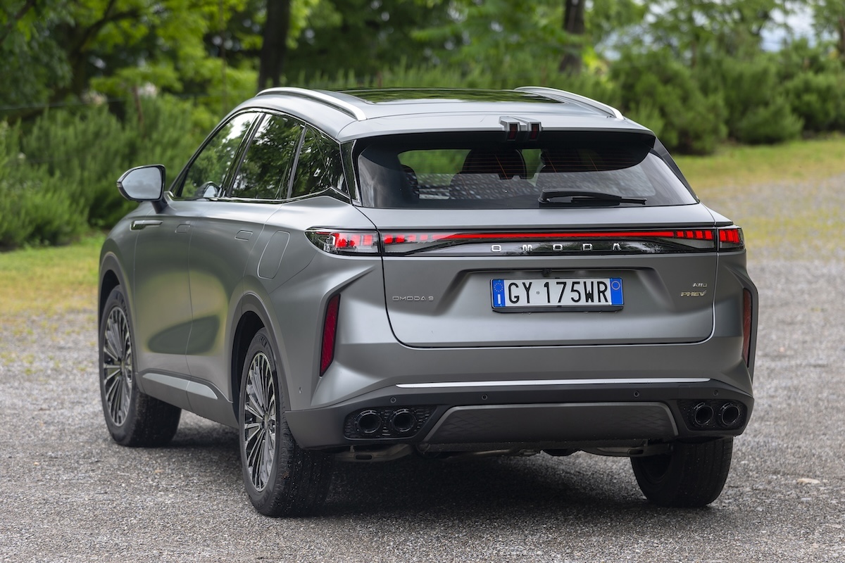 OMODA 9 Super Hybrid debutta in Italia: lusso, potenza e autonomia da record