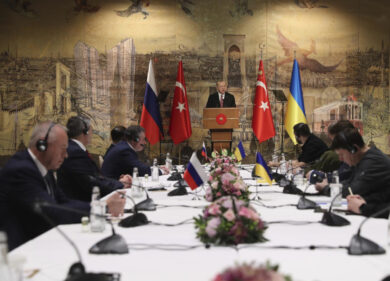 Ucraina, a Istanbul intesa solo sui prigionieri. Mosca: “Tregua solo di due o tre giorni”