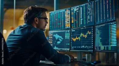 Borsa, Milano in rosso e spread che torna ad alzarsi. Ma vola il titolo di Tenaris