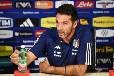 Buffon contro Acerbi: “Non sta dicendo no a Spalletti ma all’Italia”