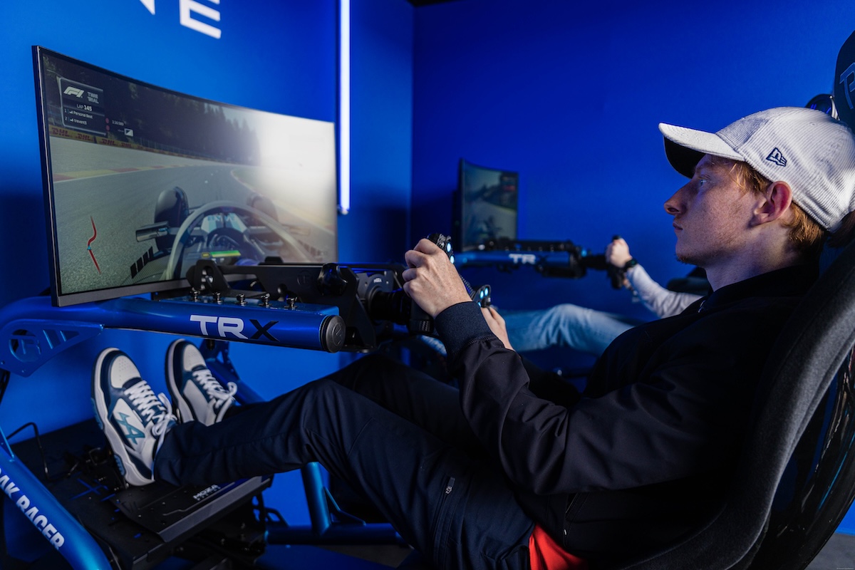 Alpine A390 protagonista a Dieppe: 70 anni di passione tra storia, innovazione e futuro Alpine A390 protagonista a Dieppe: 70 anni di passione tra storia, innovazione e futuro