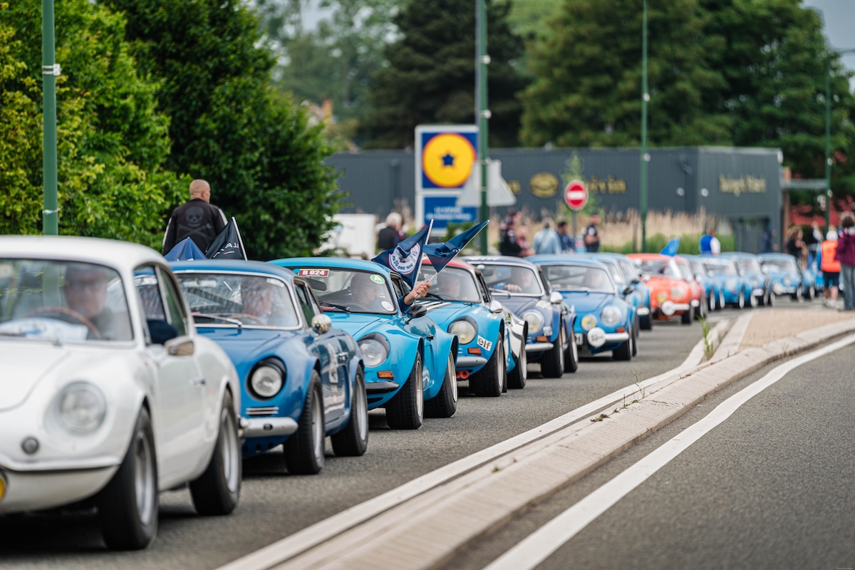 Alpine A390 protagonista a Dieppe: 70 anni di passione tra storia, innovazione e futuro Alpine A390 protagonista a Dieppe: 70 anni di passione tra storia, innovazione e futuro