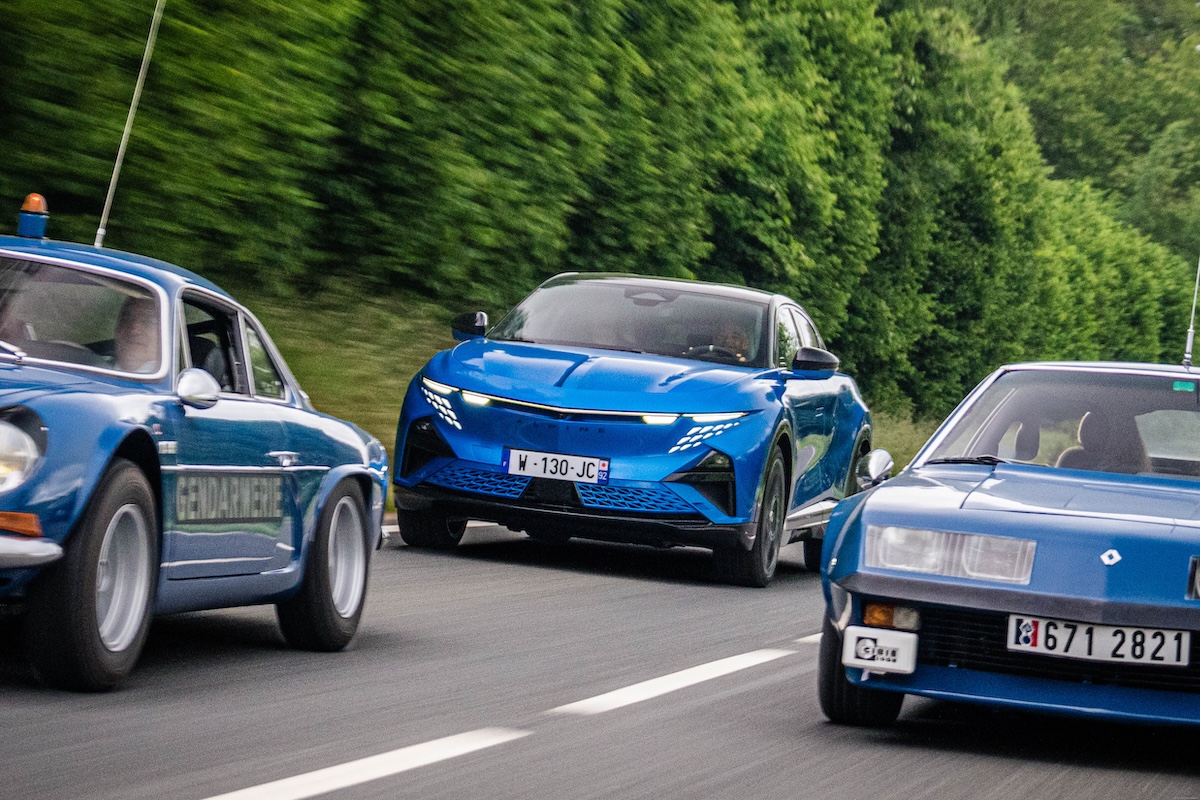 Alpine A390 protagonista a Dieppe: 70 anni di passione tra storia, innovazione e futuro Alpine A390 protagonista a Dieppe: 70 anni di passione tra storia, innovazione e futuro