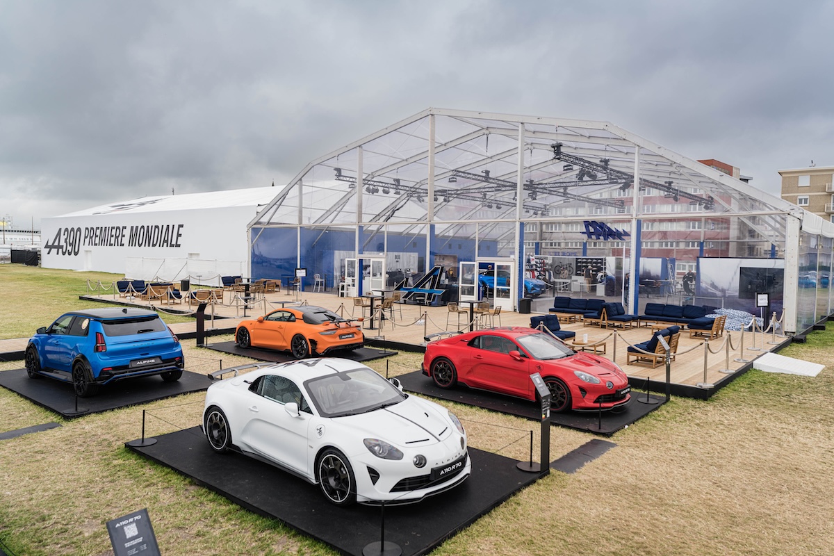 Alpine A390 protagonista a Dieppe: 70 anni di passione tra storia, innovazione e futuro Alpine A390 protagonista a Dieppe: 70 anni di passione tra storia, innovazione e futuro
