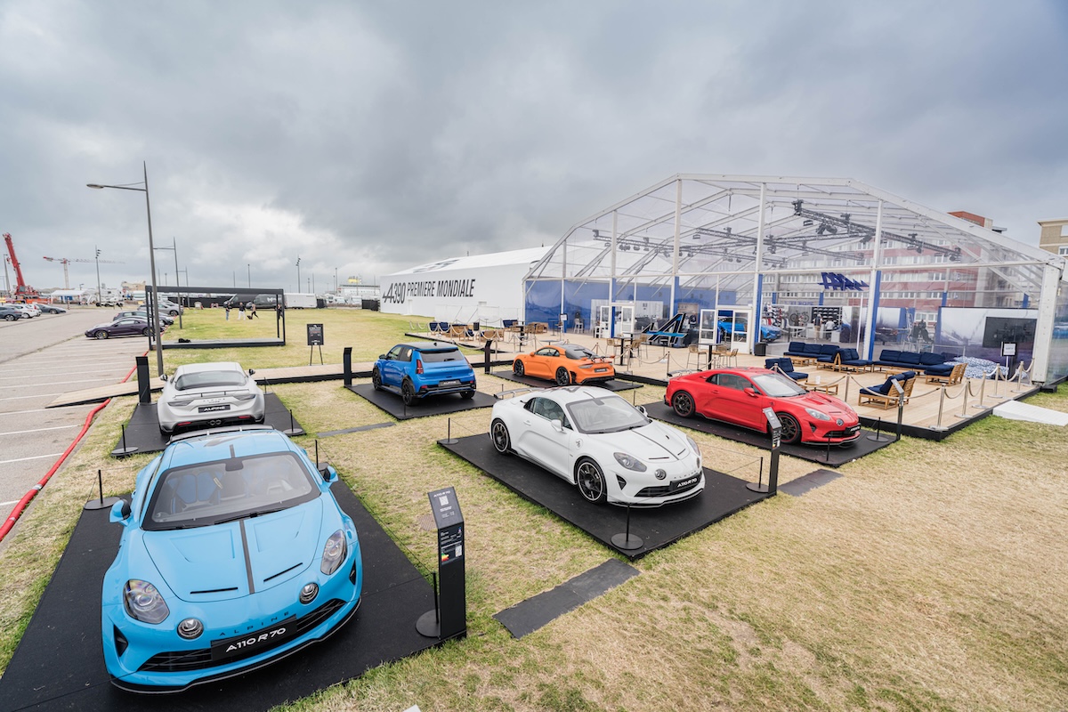 Alpine A390 protagonista a Dieppe: 70 anni di passione tra storia, innovazione e futuro Alpine A390 protagonista a Dieppe: 70 anni di passione tra storia, innovazione e futuro