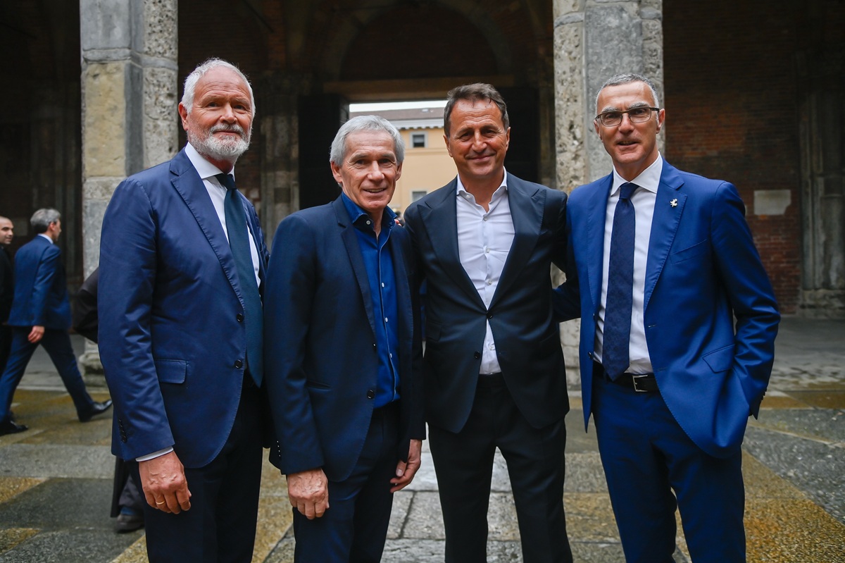 Milano, l’ultimo saluto all’ex presidente dell’Inter Ernesto Pellegrini
