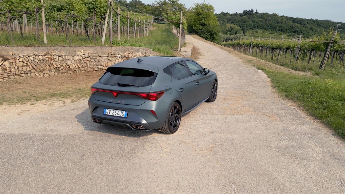 CUPRA e-HYBRID 2025: prestazioni, autonomia e design per la nuova mobilità elettrificata CUPRA e-HYBRID 2025: prestazioni, autonomia e design per la nuova mobilità elettrificata