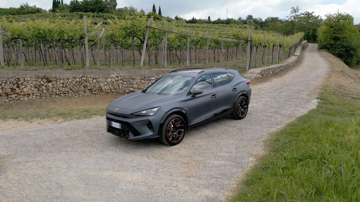 CUPRA e-HYBRID 2025: prestazioni, autonomia e design per la nuova mobilità elettrificata CUPRA e-HYBRID 2025: prestazioni, autonomia e design per la nuova mobilità elettrificata