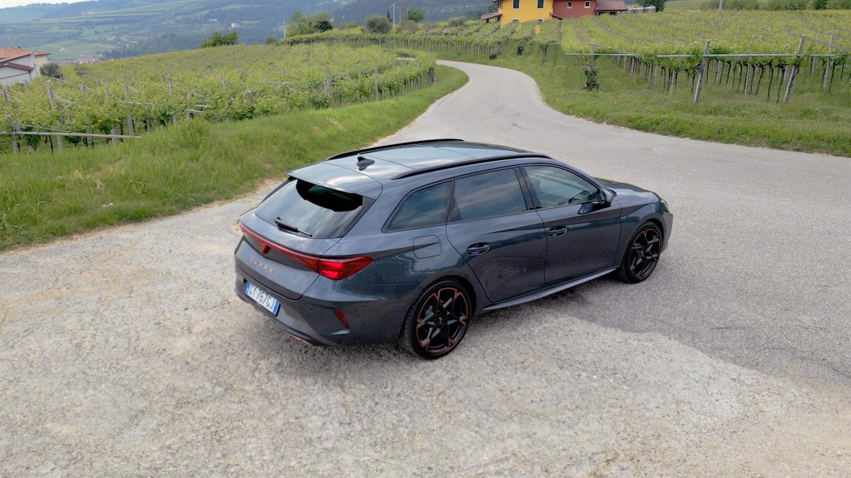 CUPRA e-HYBRID 2025: prestazioni, autonomia e design per la nuova mobilità elettrificata CUPRA e-HYBRID 2025: prestazioni, autonomia e design per la nuova mobilità elettrificata