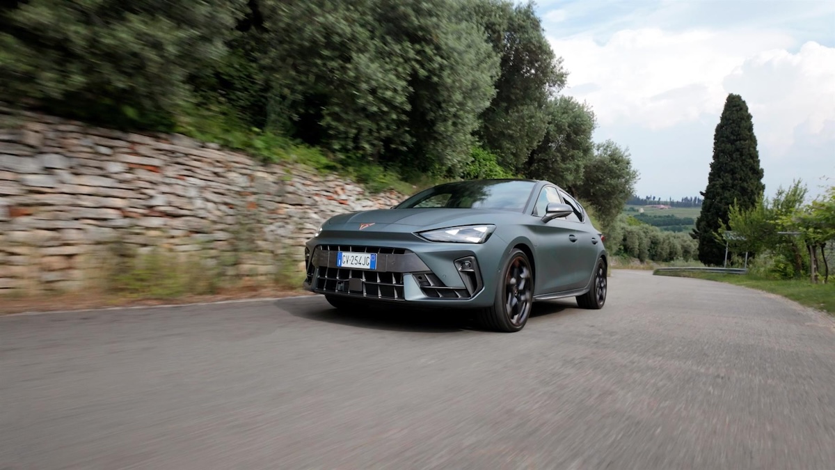 CUPRA e-HYBRID 2025: prestazioni, autonomia e design per la nuova mobilità elettrificata CUPRA e-HYBRID 2025: prestazioni, autonomia e design per la nuova mobilità elettrificata