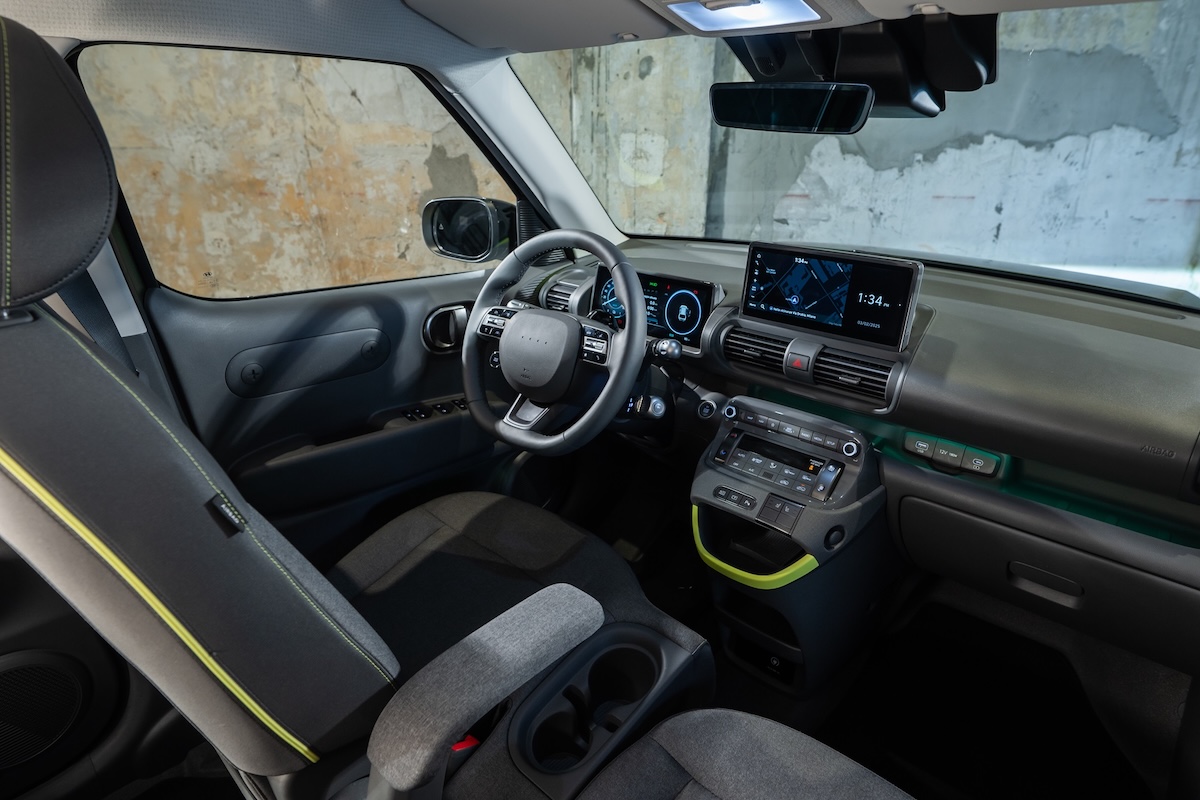 Hyundai INSTER Cross: debutta nei concessionari il City-SUV elettrico con anima outdoor Hyundai INSTER Cross: debutta nei concessionari il City-SUV elettrico con anima outdoor
