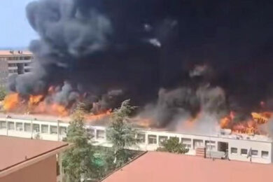 Maxi incendio all’Università della Tuscia. Rogo nella facoltà di Agraria. Video