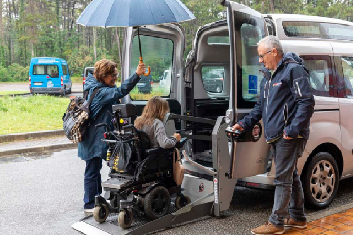 Intesa Sanpaolo sostiene CareMatch: una piattaforma per connettere persone con disabilità e assistenti personali Intesa Sanpaolo sostiene CareMatch: una piattaforma per connettere persone con disabilità e assistenti personali