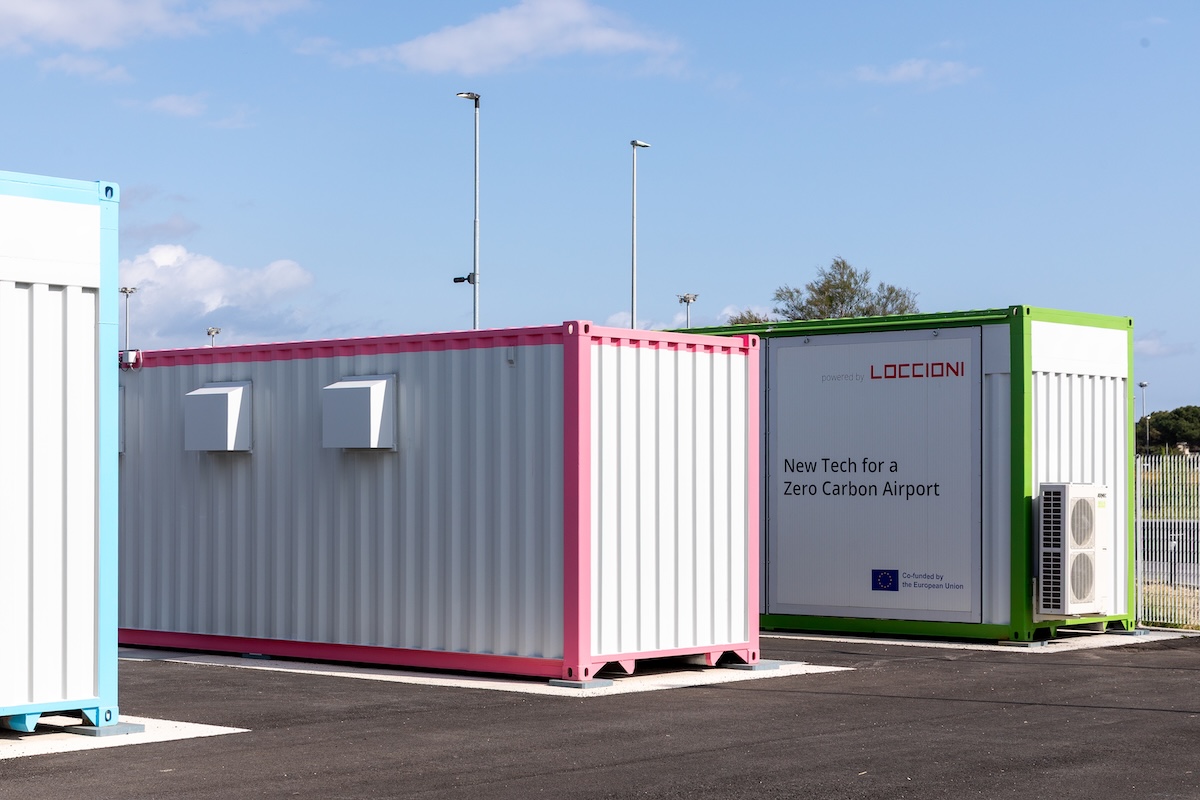 Fiumicino diventa green hub: con SUSTAINera e Stellantis le batterie EV danno energia al futuro Fiumicino diventa green hub: con SUSTAINera e Stellantis le batterie EV danno energia al futuro