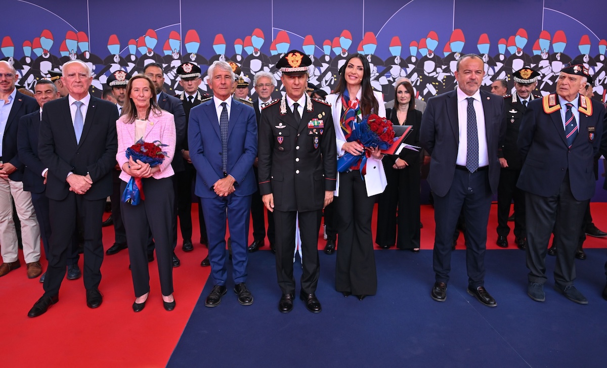 Carabinieri e ACI uniscono le forze per educare i giovani alla guida responsabile Carabinieri e ACI uniscono le forze per educare i giovani alla guida responsabile