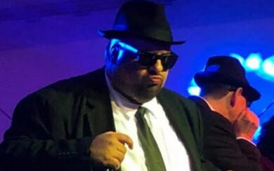 Violenza sessuale di gruppo e materiale pedopornografico, condannato a 14 anni l’ex cantante degli Italian Blues Brothers