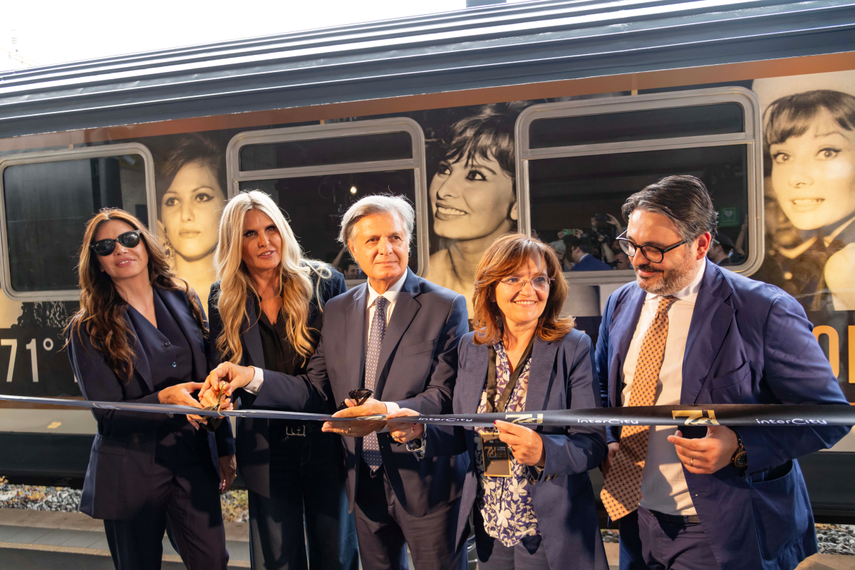 Gruppo FS: inaugurato l’Intercity “Le donne, non le dive” per il Taormina Film Festival