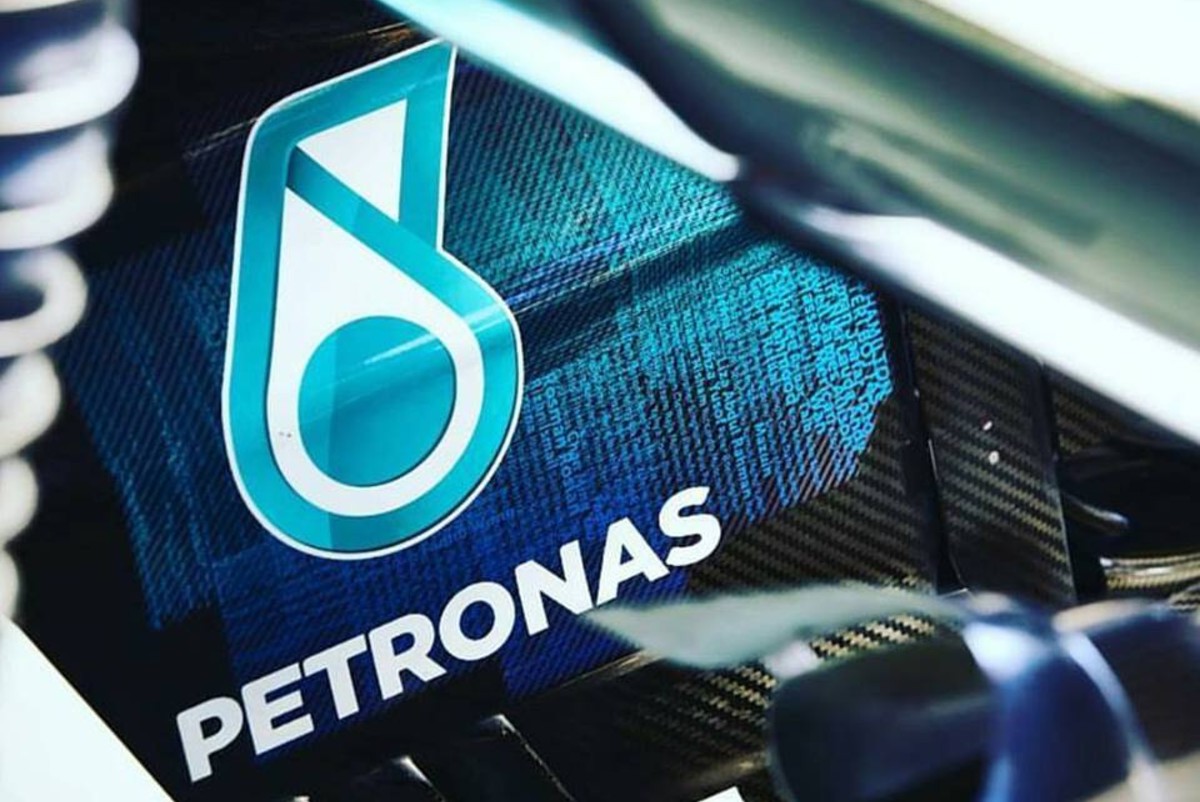 Petronas perde il contratto con Stellantis per l’olio motore: a rischio 520 posti di lavoro Petronas perde il contratto con Stellantis per l’olio motore: a rischio 520 posti di lavoro