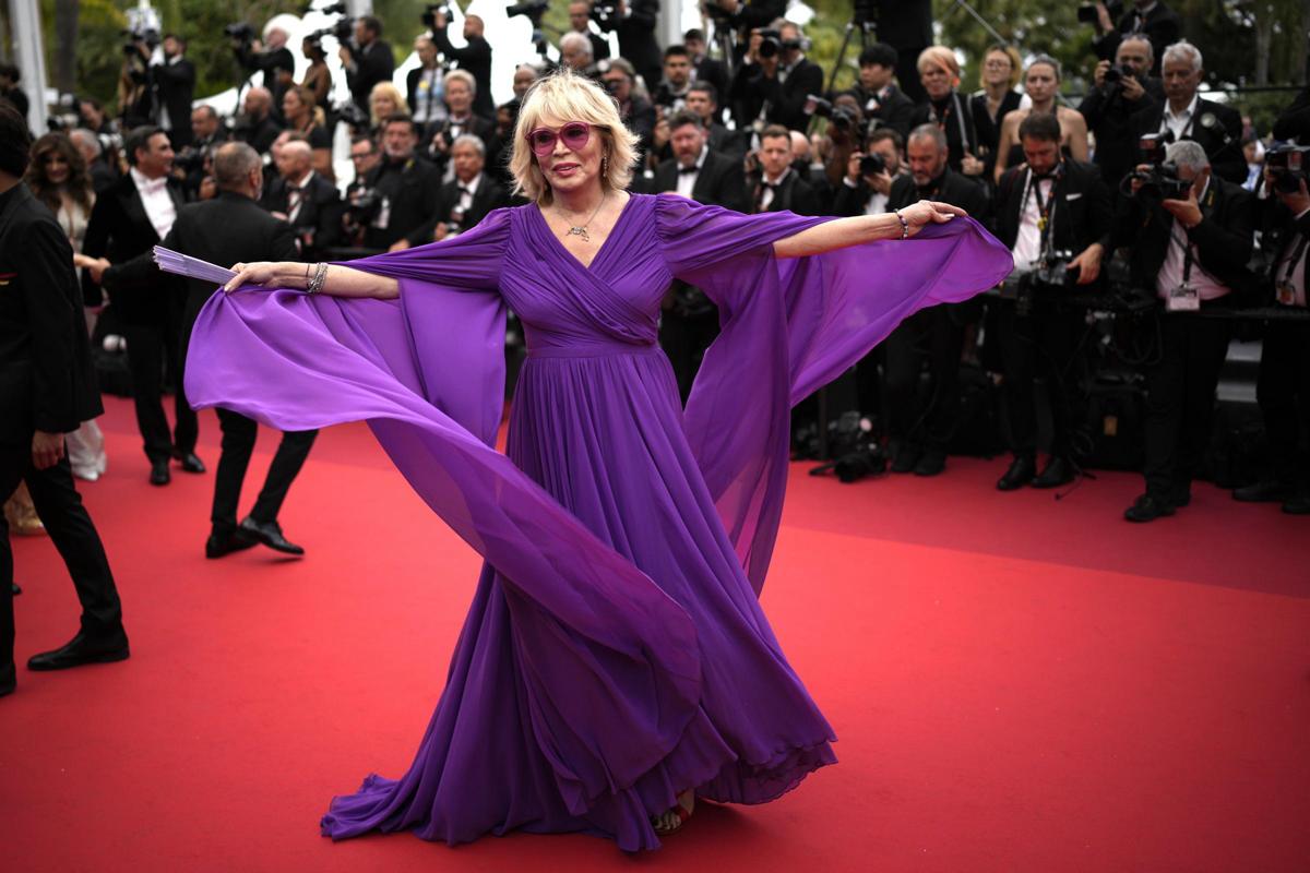 Amanda Lear e il curioso siparietto con i Maneskin: “Damiano mi voleva ma ho chiesto soldi, si sono offesi. Non li conoscevo” Amanda Lear e il curioso siparietto con i Maneskin: “Damiano mi voleva ma ho chiesto soldi, si sono offesi. Non li conoscevo”