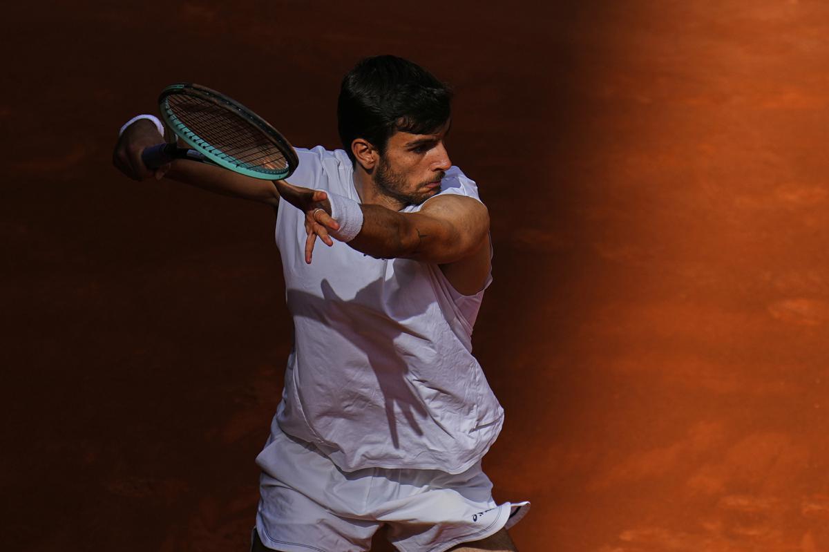 Roland Garros, Musetti: ritiro quasi in lacrime contro Carlos Alcaraz (dopo una semifinale dove ha incantato a lungo) Roland Garros, Musetti: ritiro quasi in lacrime contro Carlos Alcaraz (dopo una semifinale dove ha incantato a lungo)