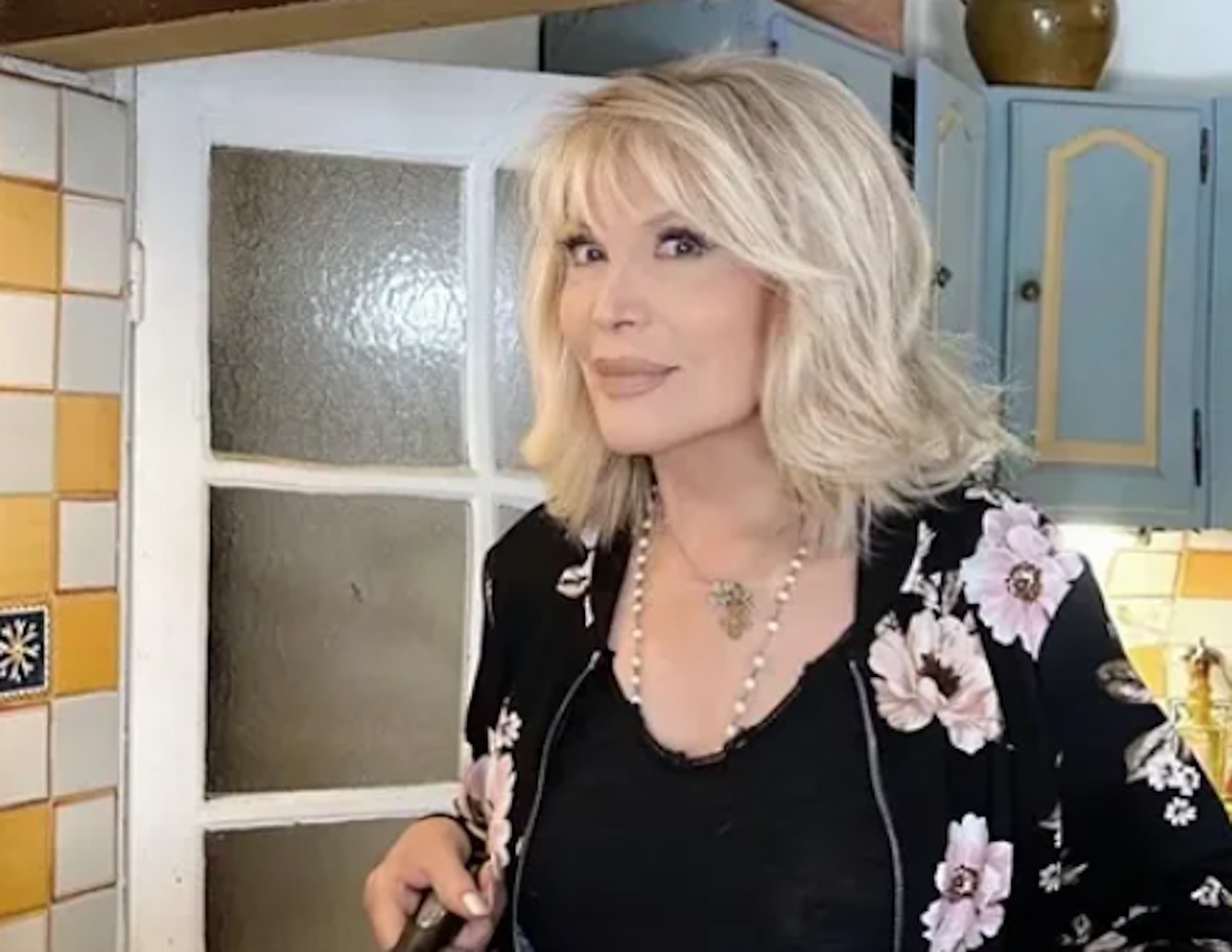 Amanda Lear e il curioso siparietto con i Maneskin: “Damiano mi voleva ma ho chiesto soldi, si sono offesi. Non li conoscevo” Amanda Lear e il curioso siparietto con i Maneskin: “Damiano mi voleva ma ho chiesto soldi, si sono offesi. Non li conoscevo”