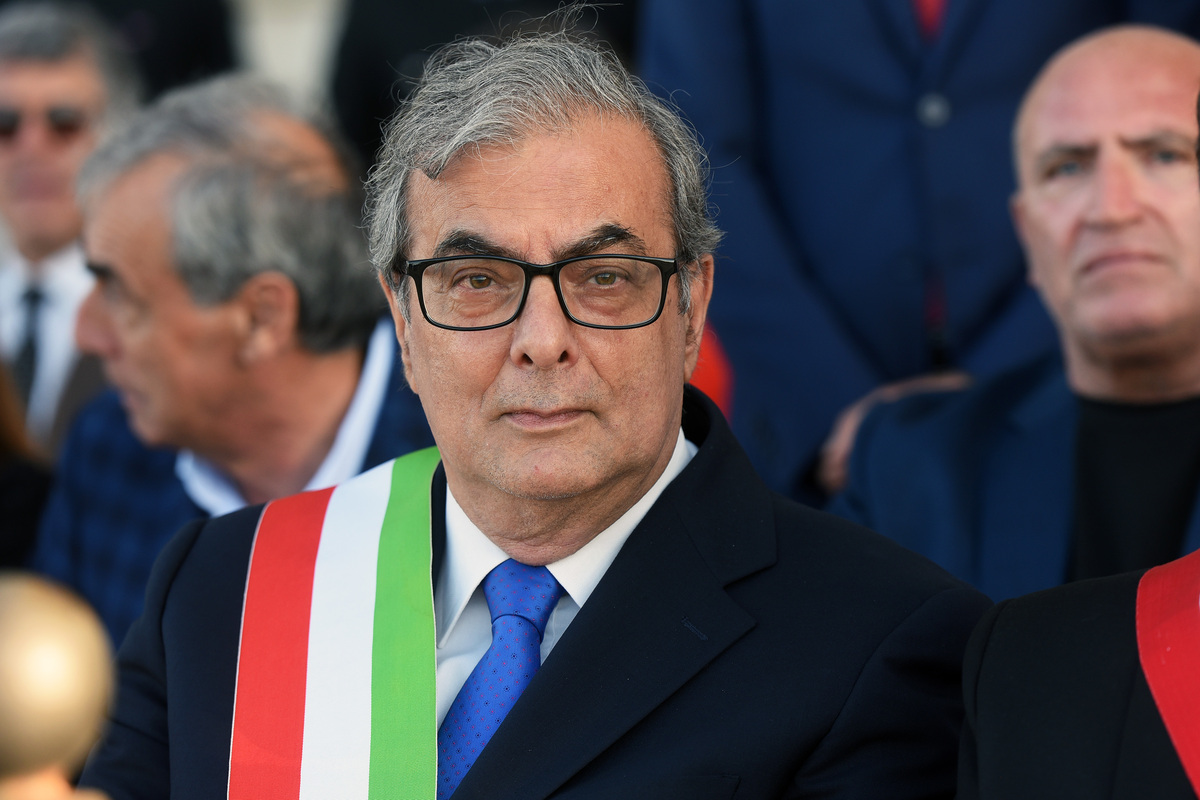 Molfetta (Bari), appalti in cambio di voti: arrestato il sindaco della coalizione civica Tommaso Minervini Molfetta (Bari), appalti in cambio di voti: arrestato il sindaco della coalizione civica Tommaso Minervini