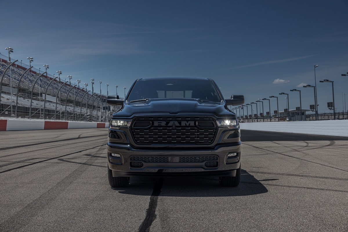 Ram 1500 MY2026: il ritorno del motore HEMI V8 da 5,7 litri con sistema eTorque