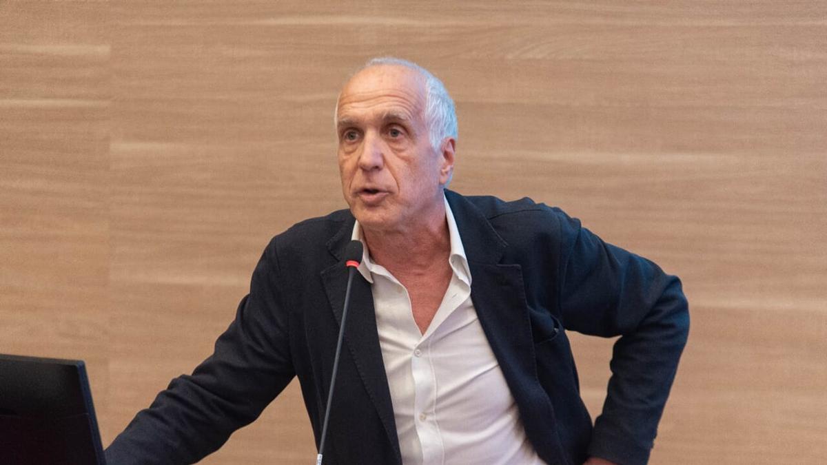 Umberto Fratino è il nuovo Rettore del Politecnico di Bari Umberto Fratino è il nuovo Rettore del Politecnico di Bari