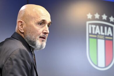 Calcio, Gravina silura Spalletti: non è più l’allenatore della Nazionale. Il ct esonerato sarà in panchina durante Italia-Moldova